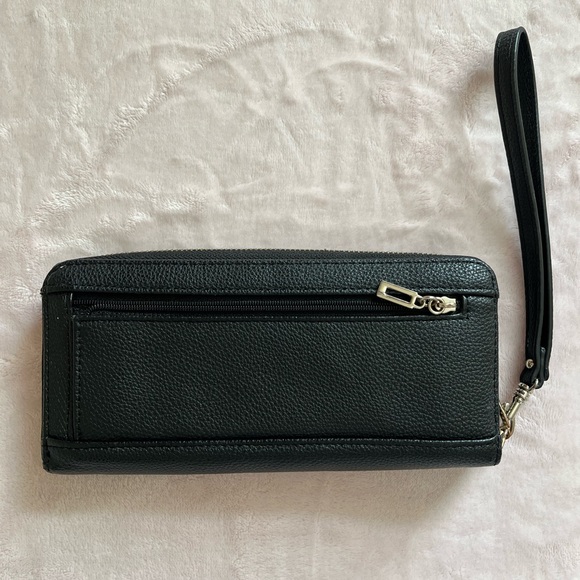 Guess wristlet🖤 - Picture 2 of 5
